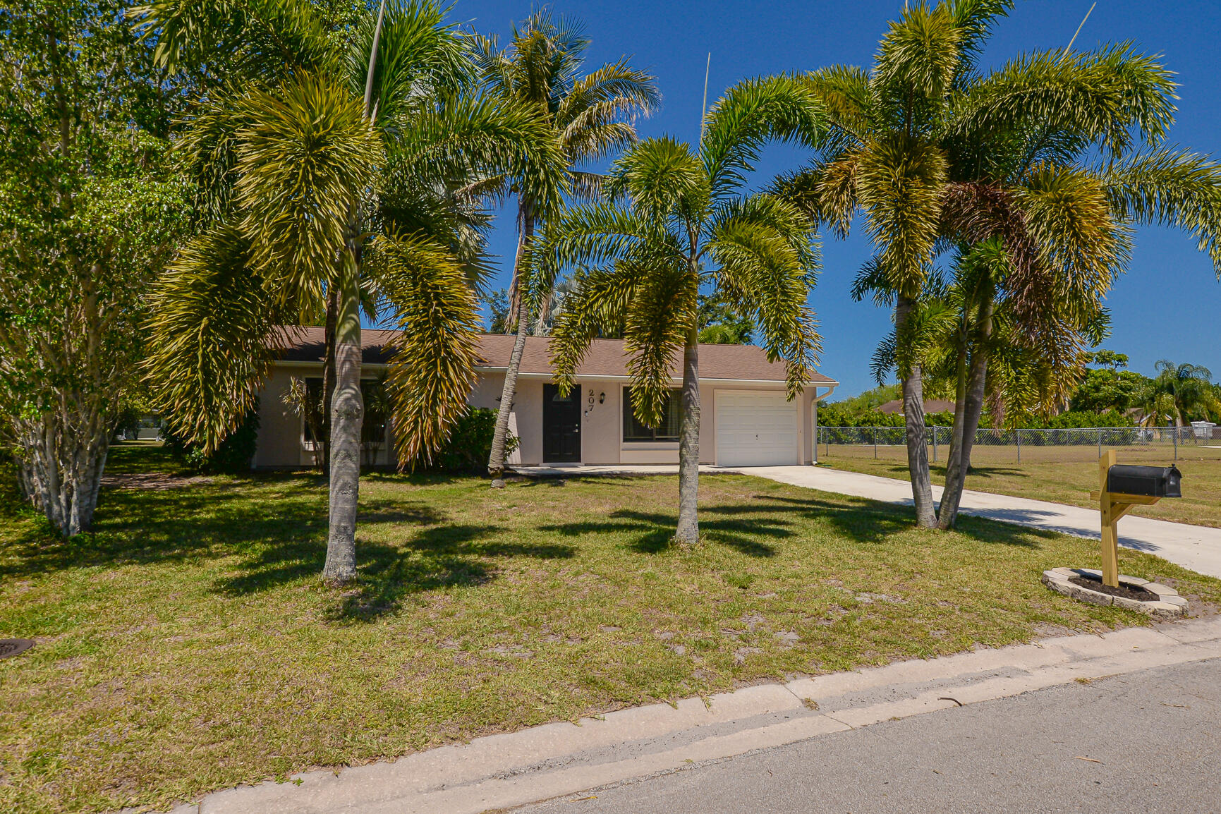 207 SW Bridgeport Drive