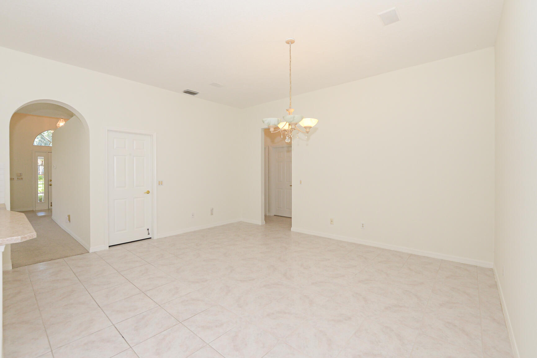 600 NW Lambrusco Drive