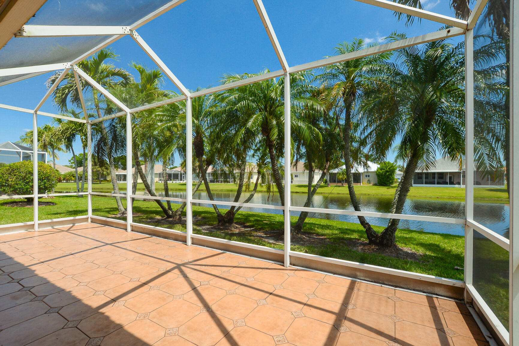 600 NW Lambrusco Drive