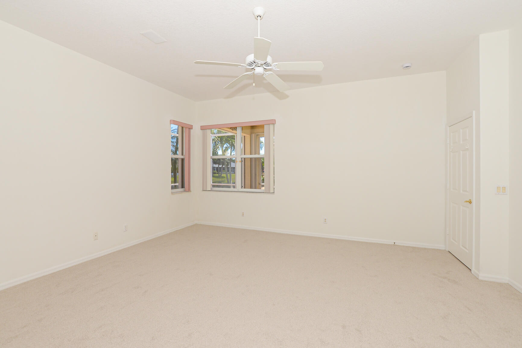 600 NW Lambrusco Drive