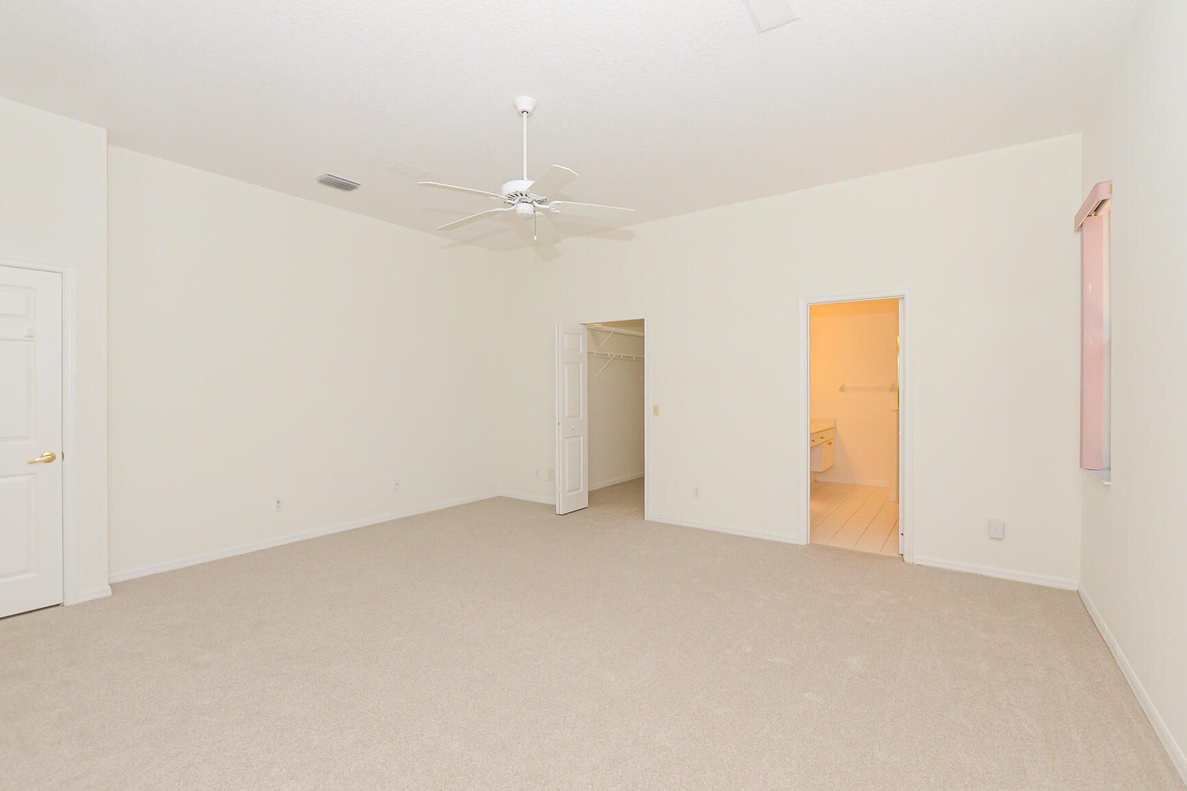 600 NW Lambrusco Drive