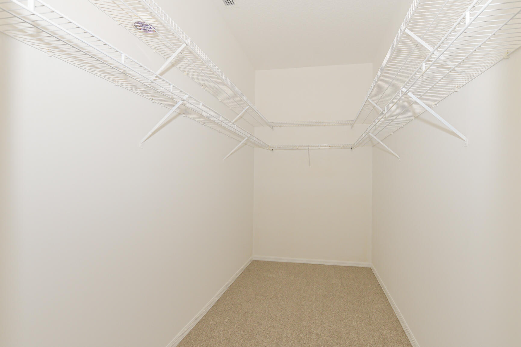 600 NW Lambrusco Drive