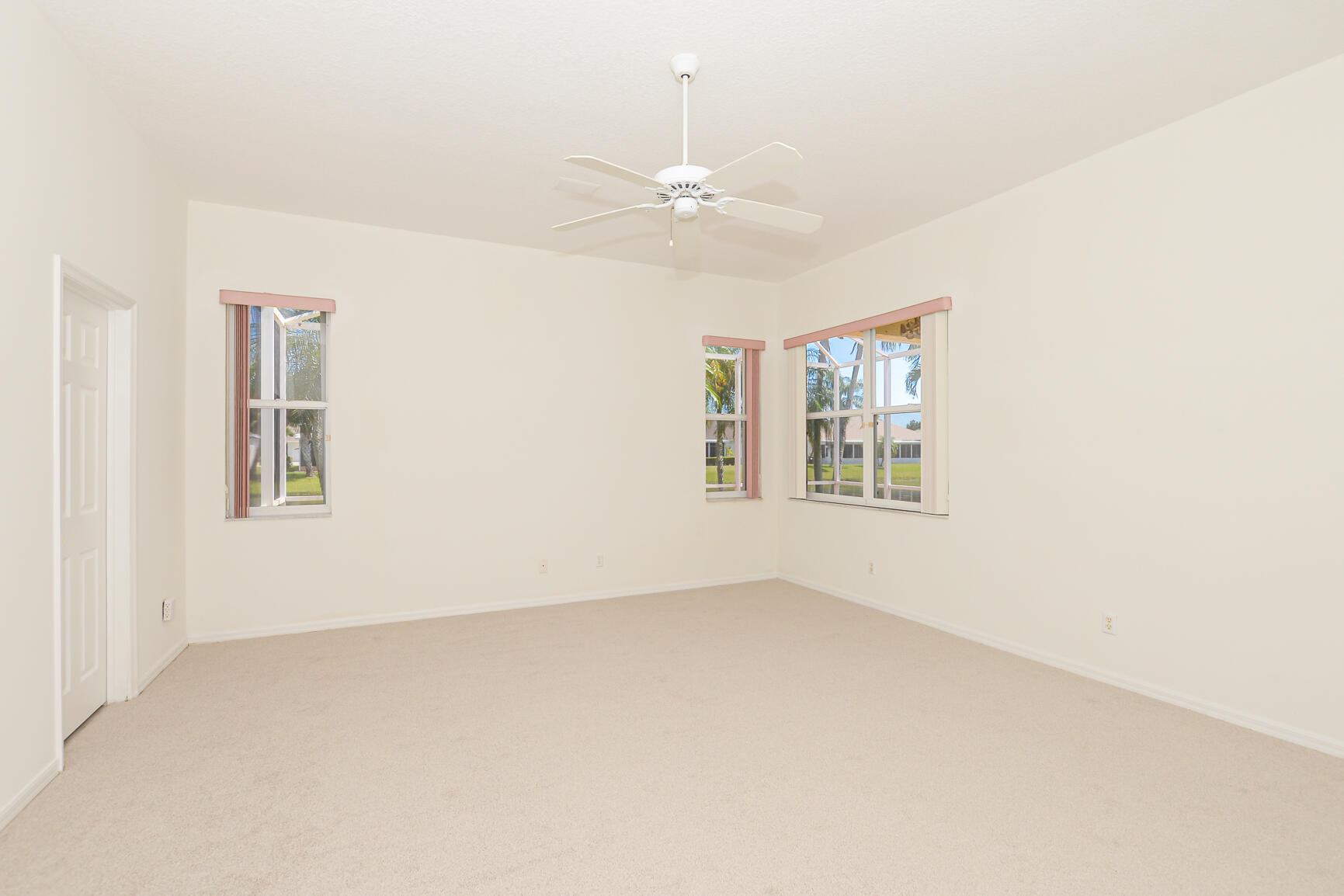 600 NW Lambrusco Drive