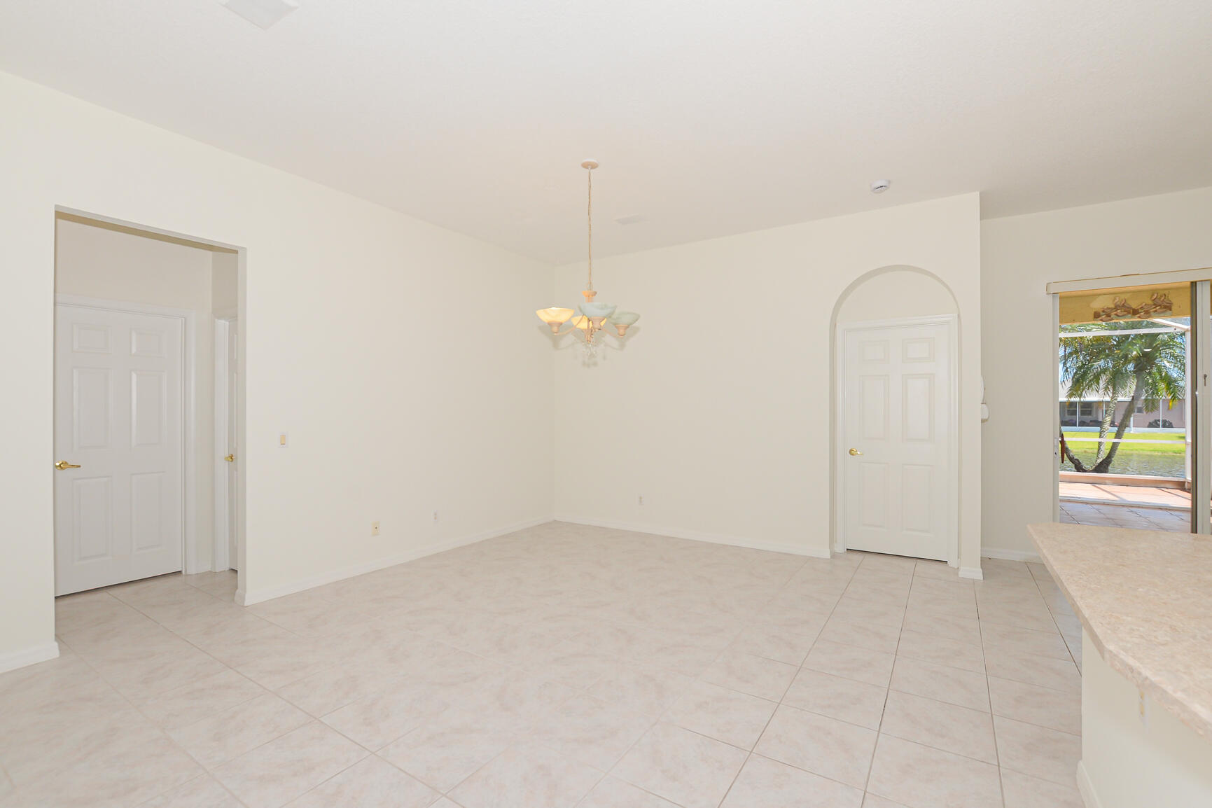 600 NW Lambrusco Drive