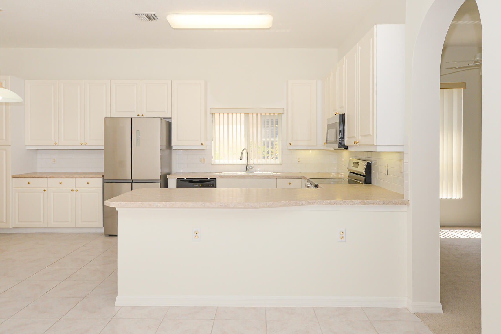 600 NW Lambrusco Drive
