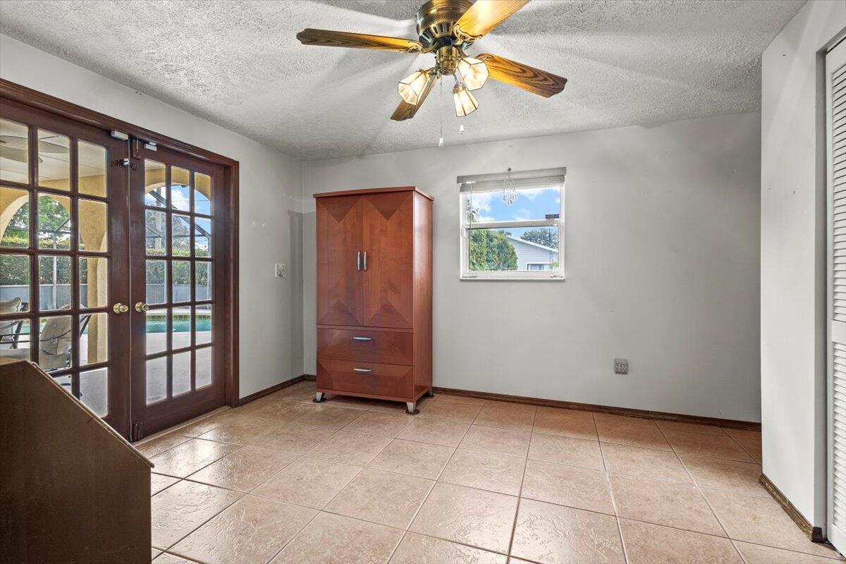286 NE Granduer Avenue