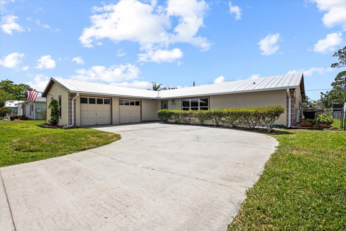 286 NE Granduer Avenue