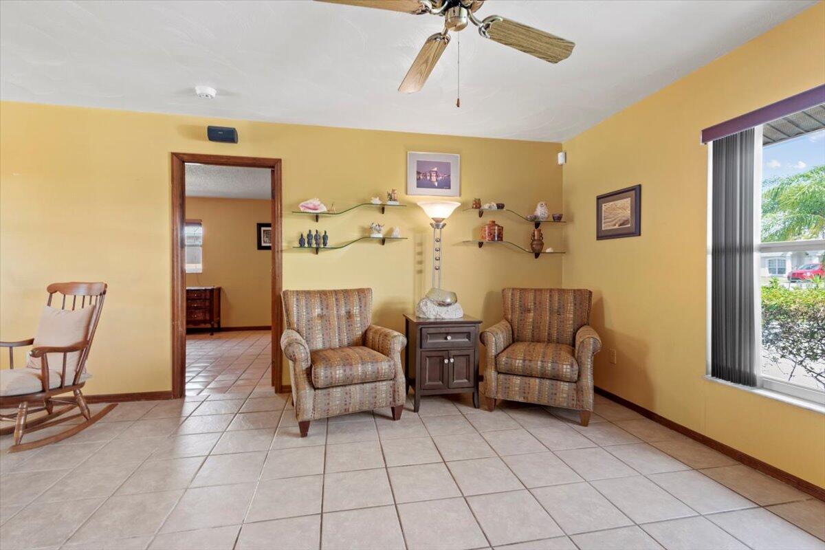 286 NE Granduer Avenue