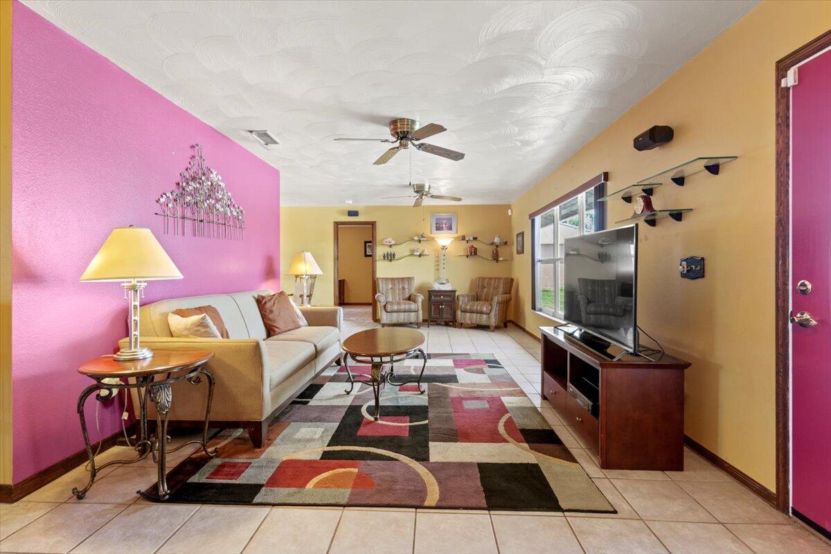 286 NE Granduer Avenue