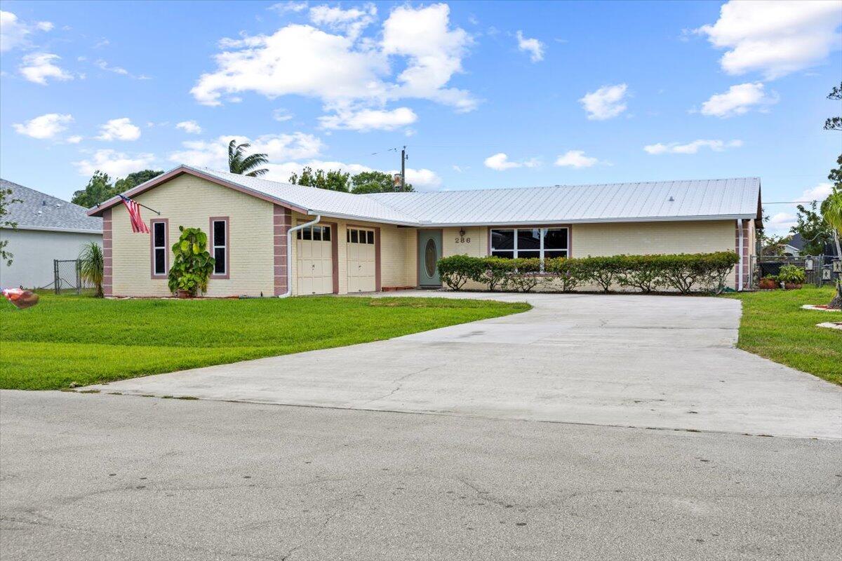 286 NE Granduer Avenue