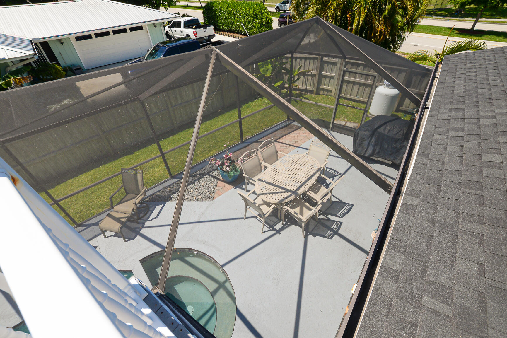 102 NE Surfside Avenue