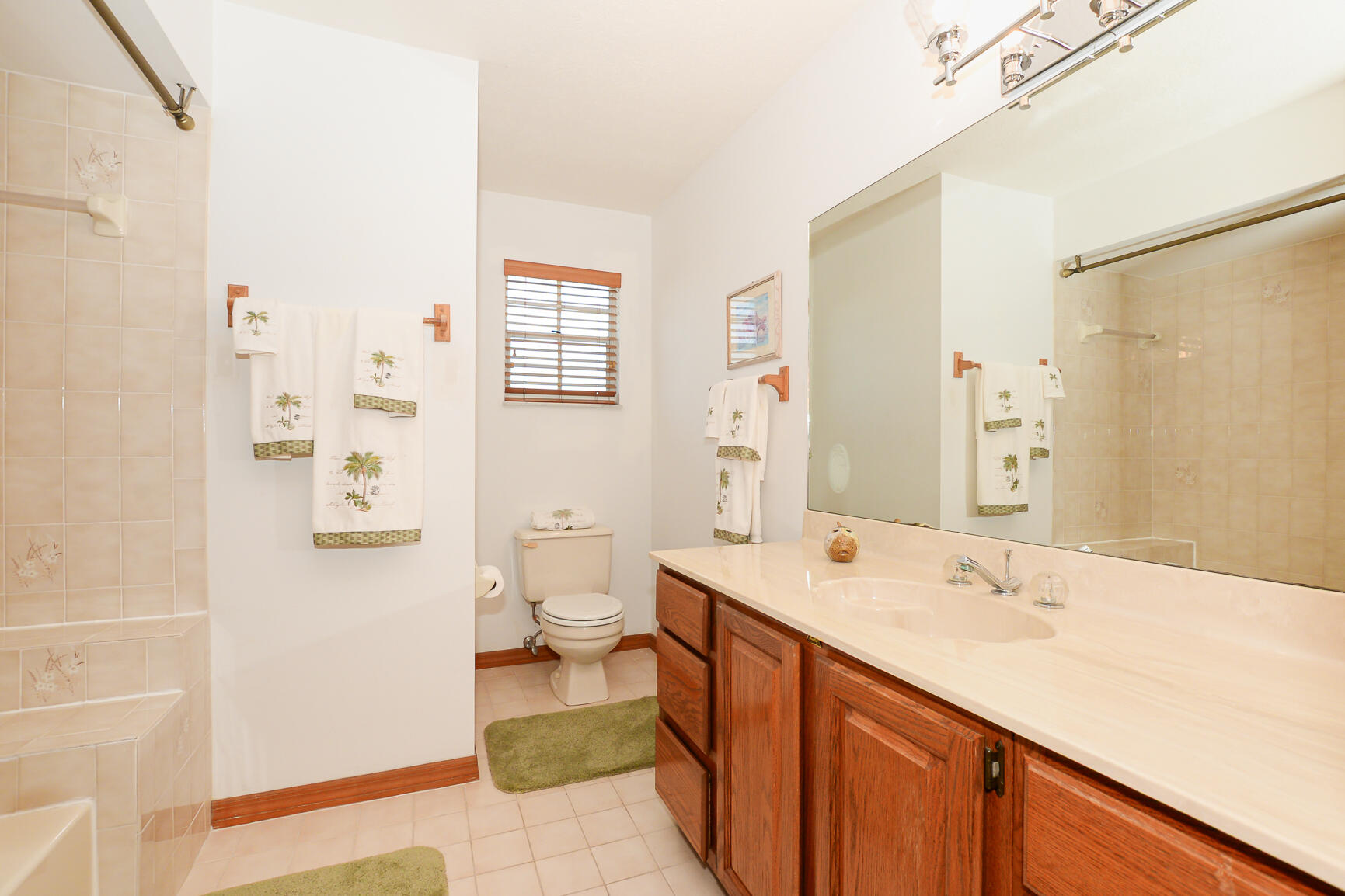 102 NE Surfside Avenue