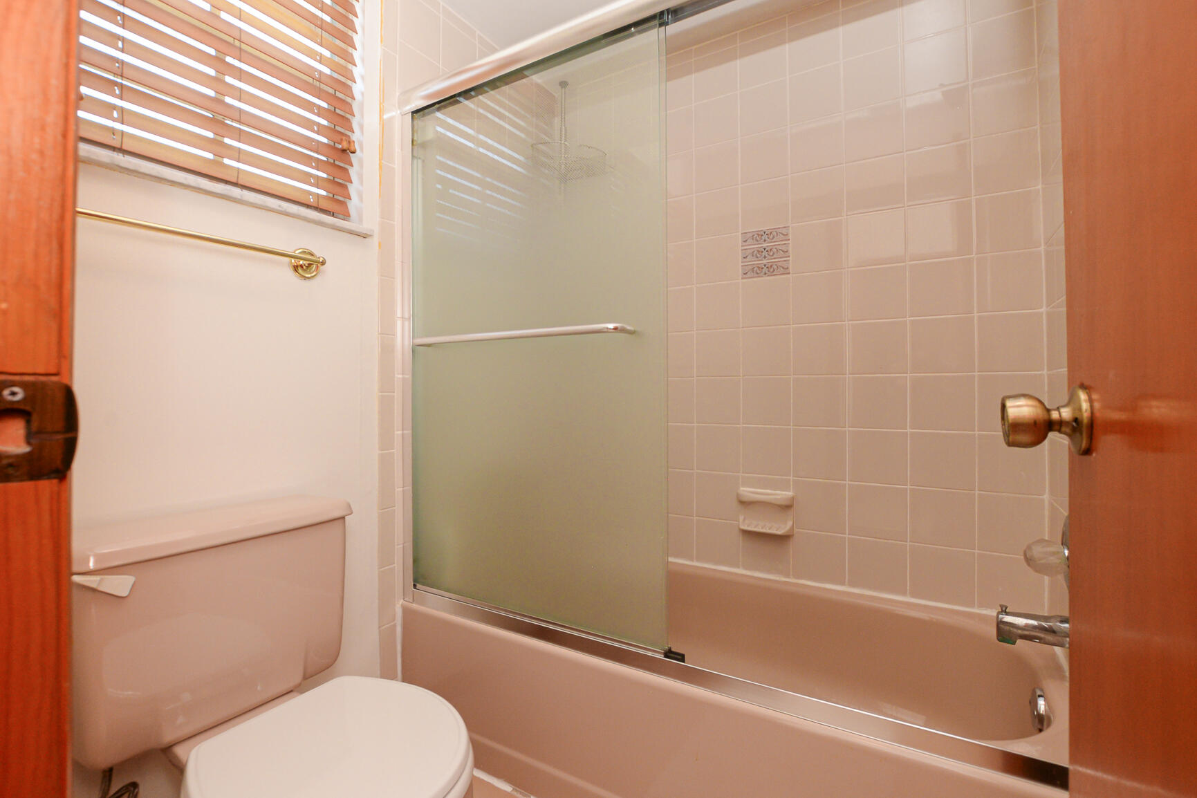 102 NE Surfside Avenue