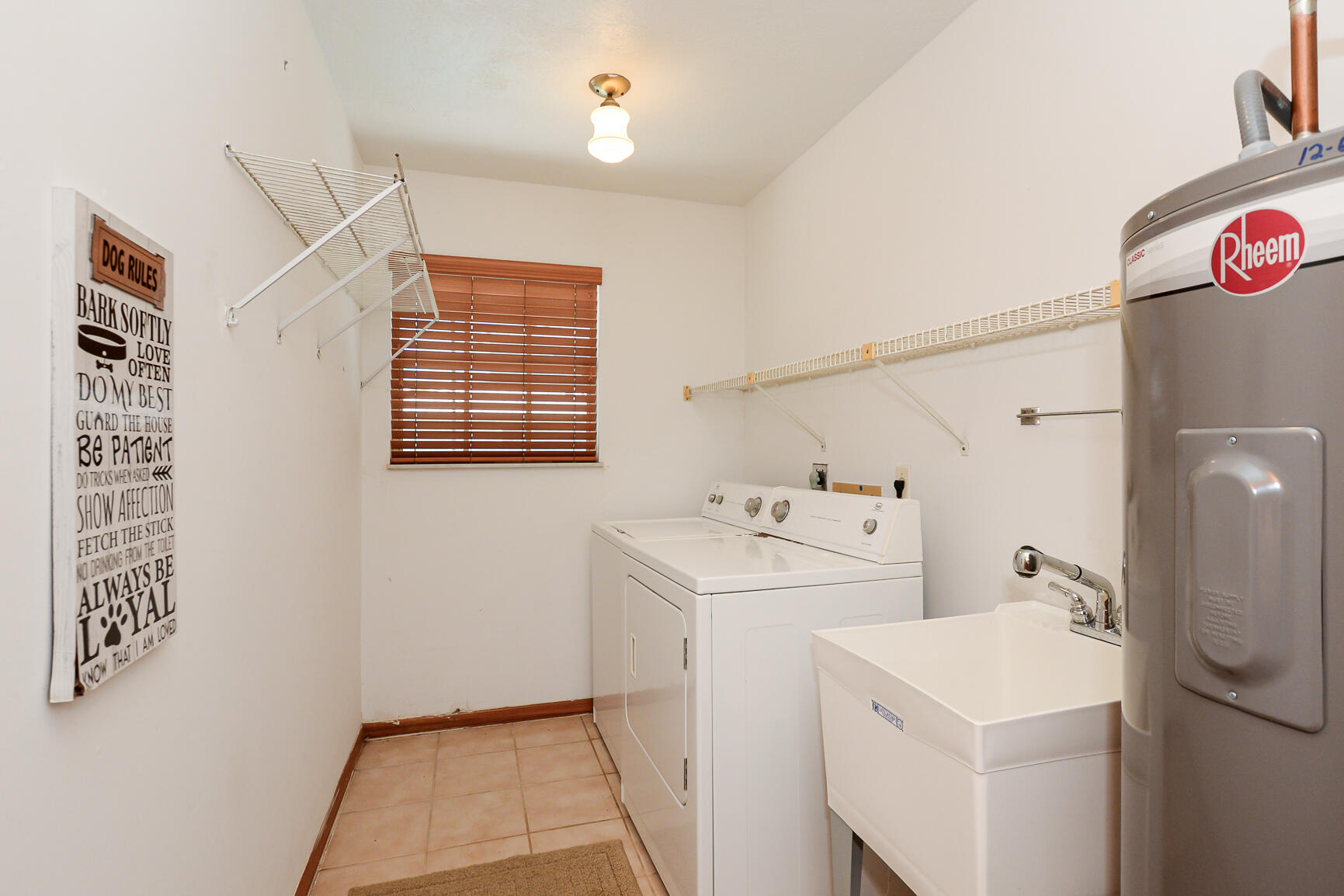 102 NE Surfside Avenue