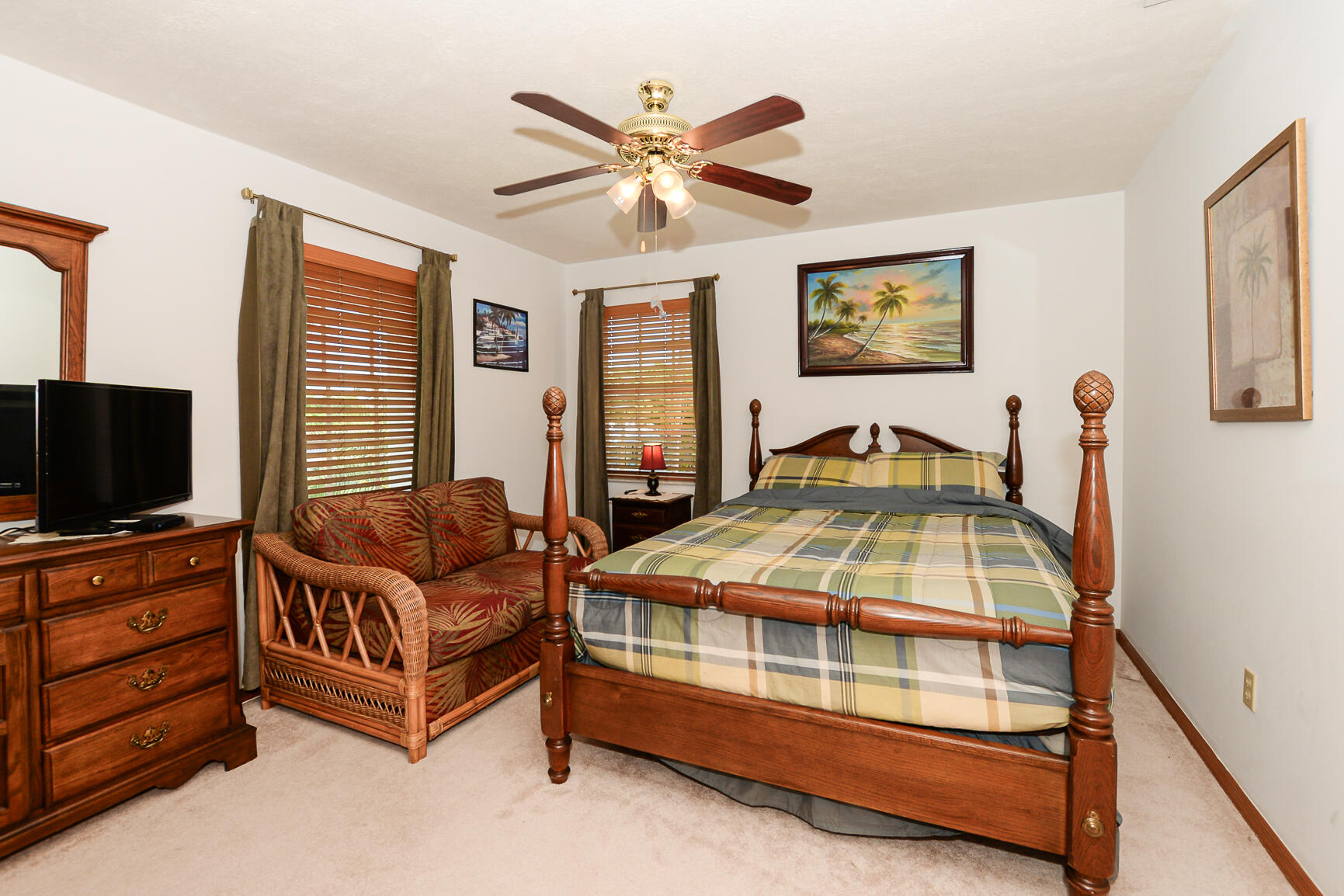 102 NE Surfside Avenue