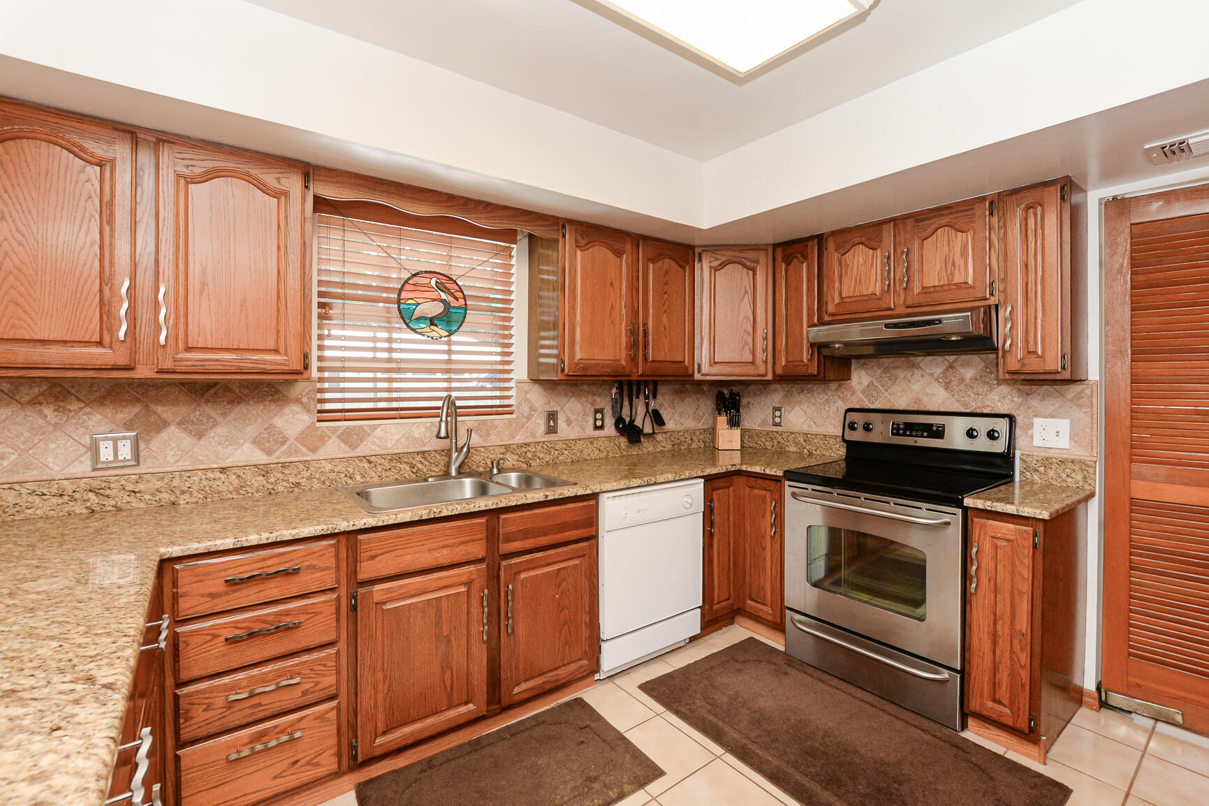 102 NE Surfside Avenue