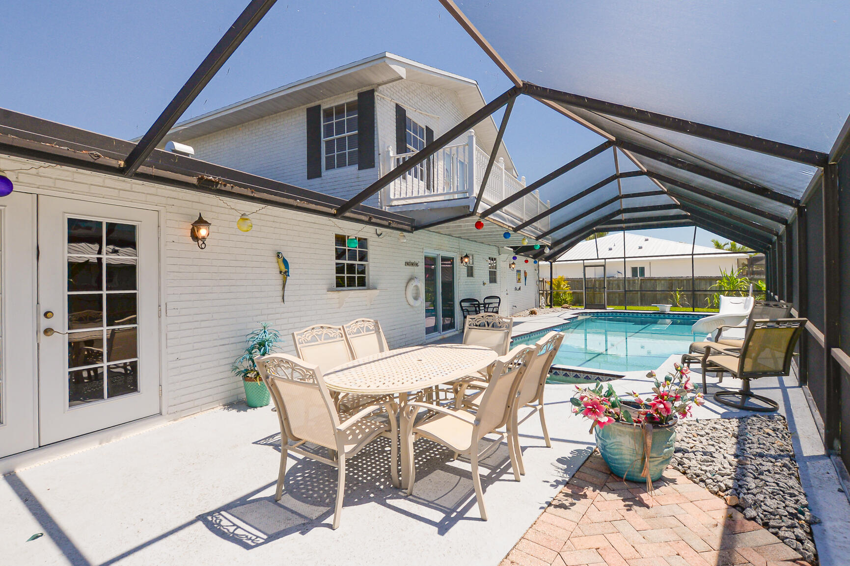 102 NE Surfside Avenue