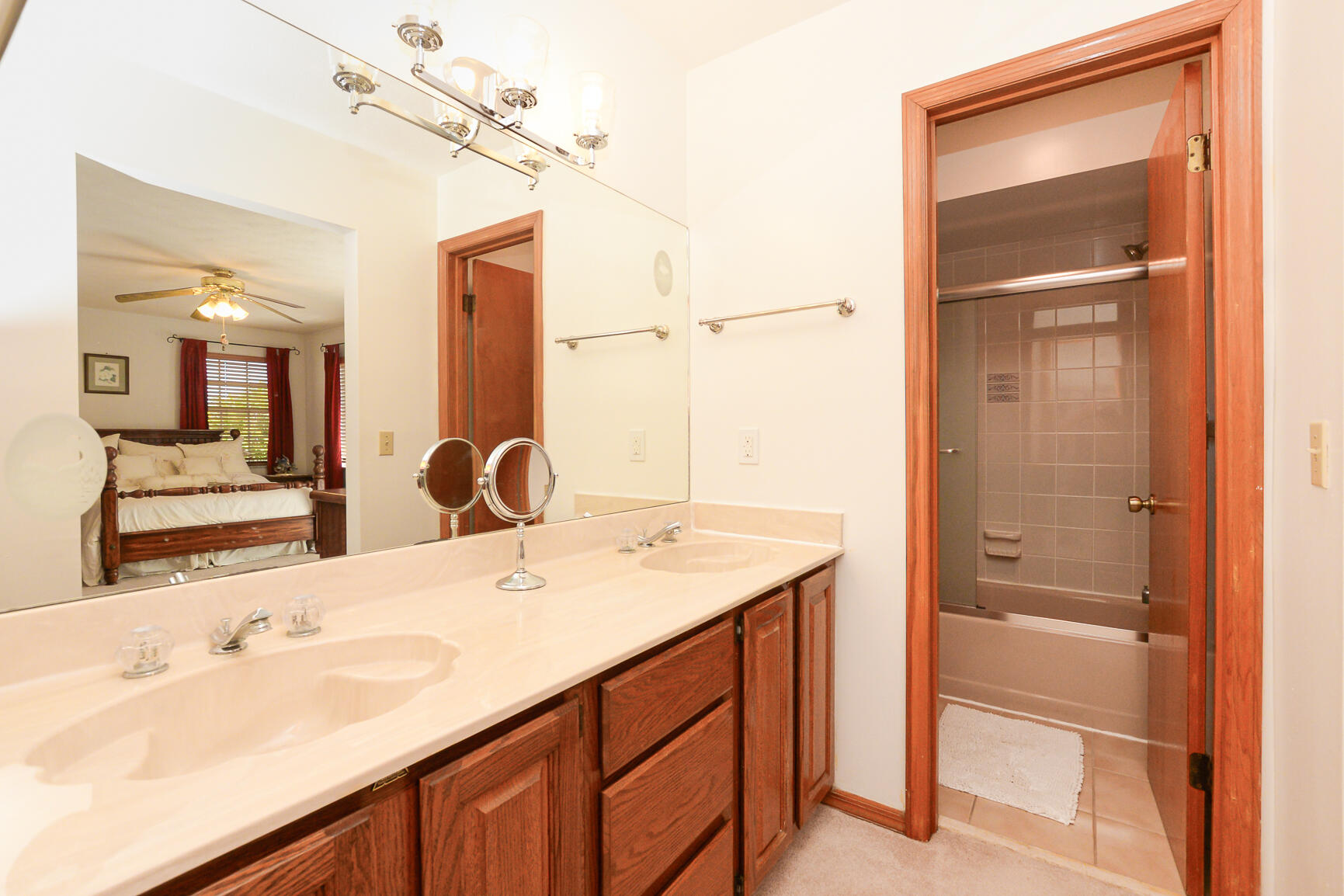 102 NE Surfside Avenue