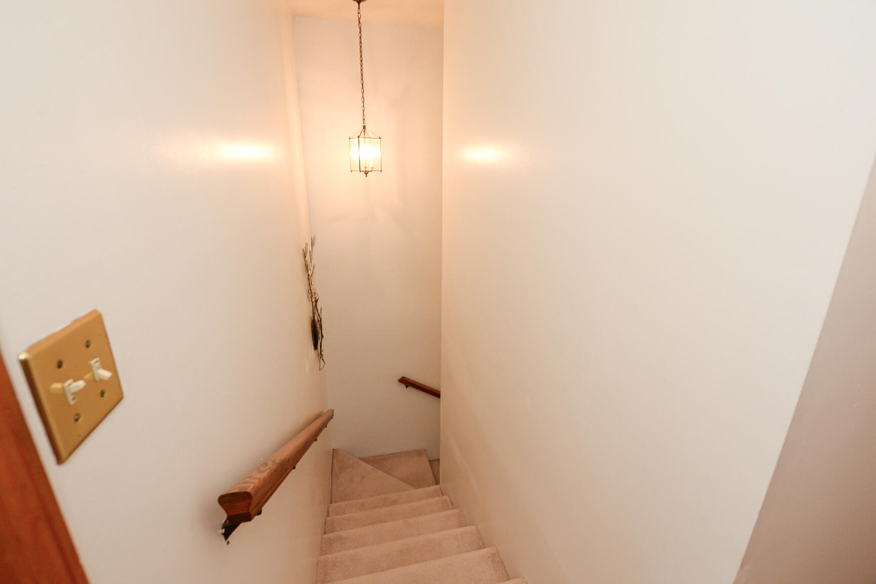 102 NE Surfside Avenue