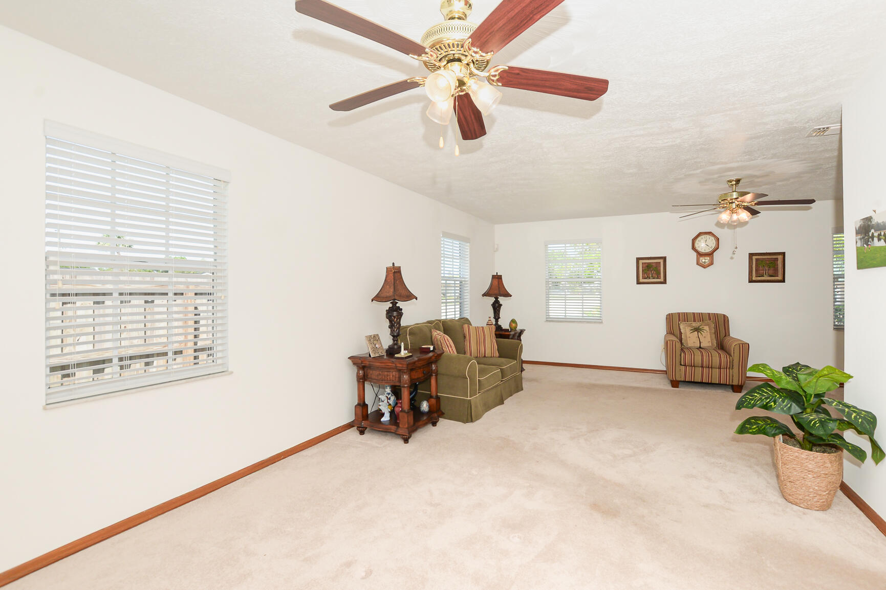 102 NE Surfside Avenue