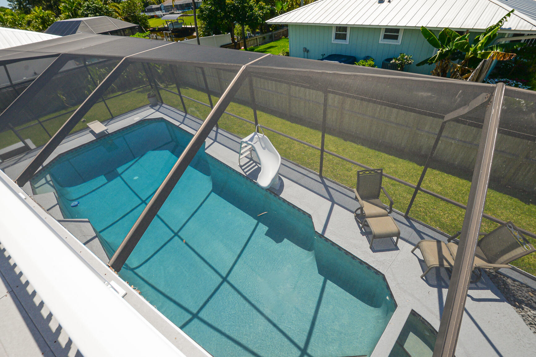 102 NE Surfside Avenue