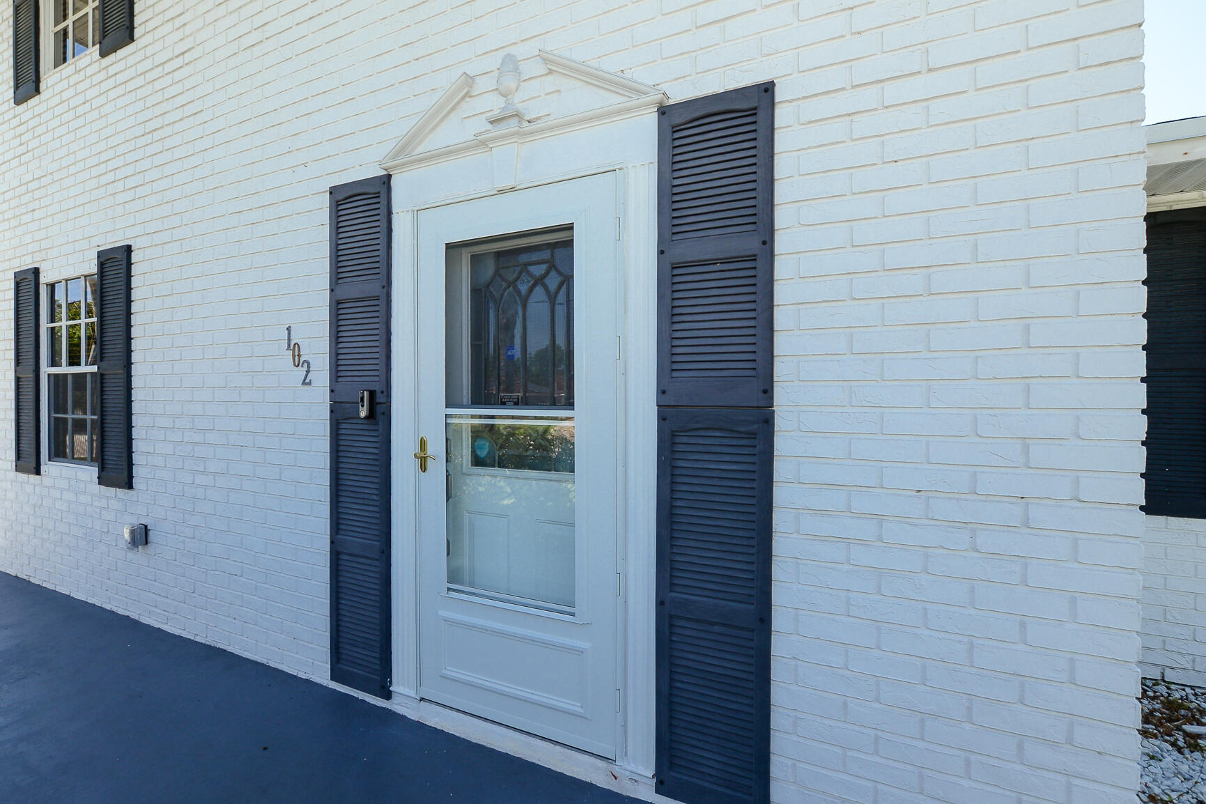 102 NE Surfside Avenue