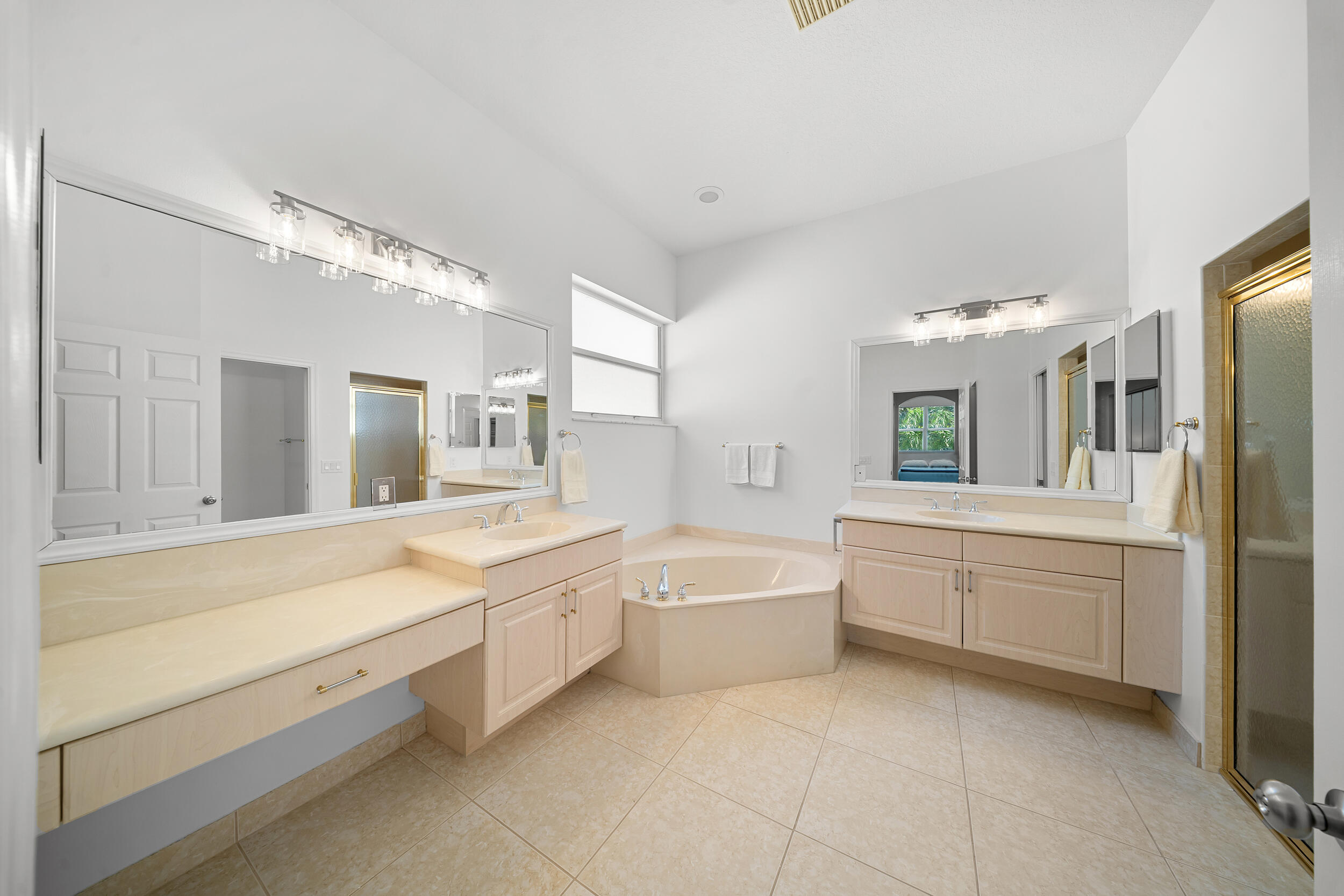 296 NW Toscane Trail