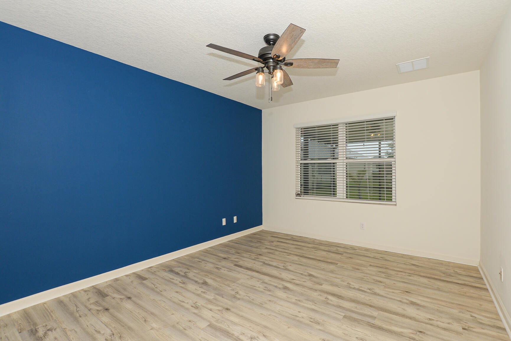 6326 NW Northwood Loop
