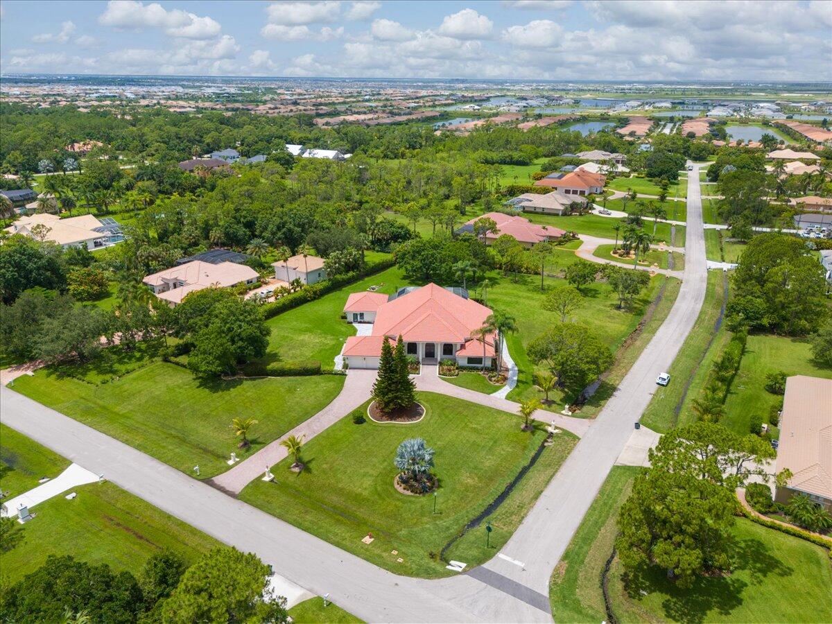 7916 Saddlebrook Drive