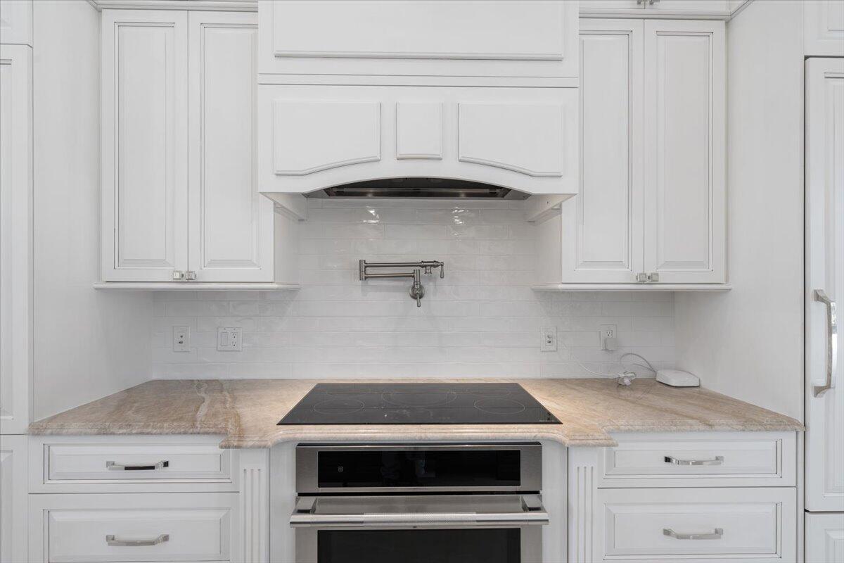 7916 Saddlebrook Drive