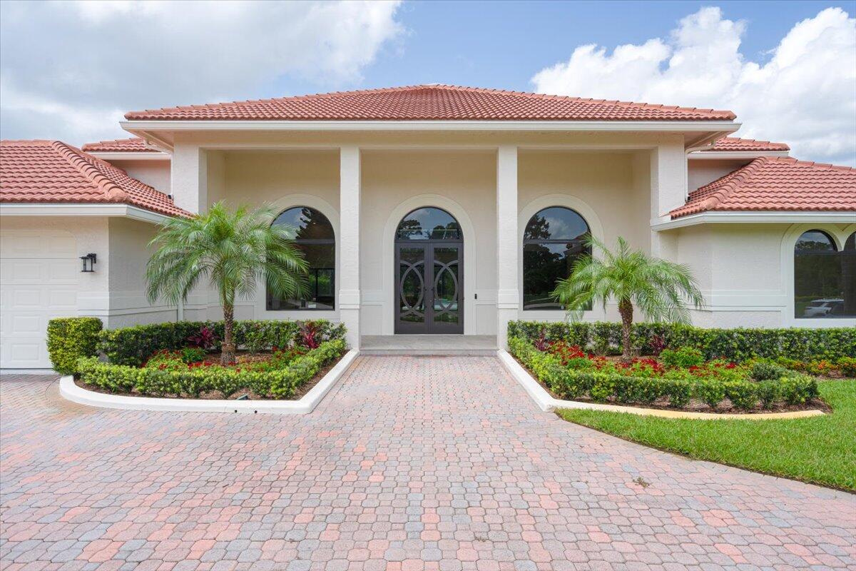 7916 Saddlebrook Drive