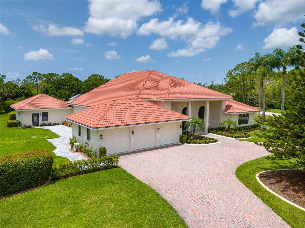 7916 Saddlebrook Drive