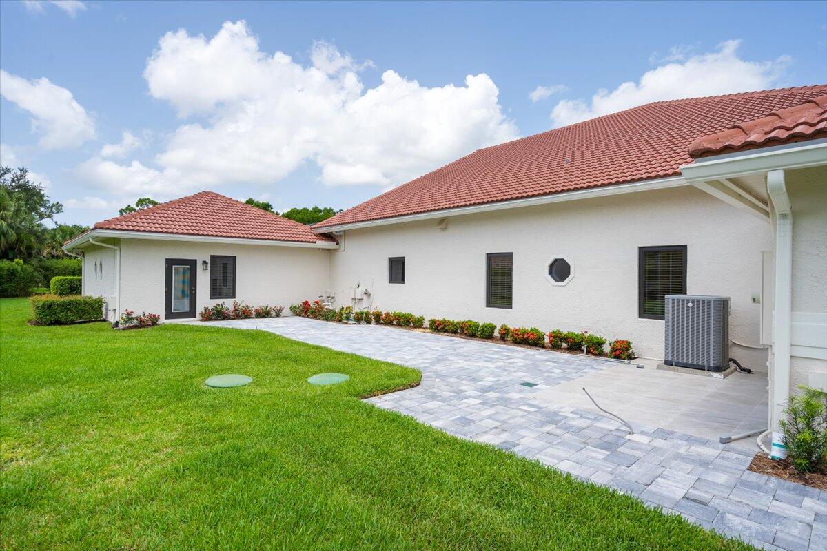 7916 Saddlebrook Drive