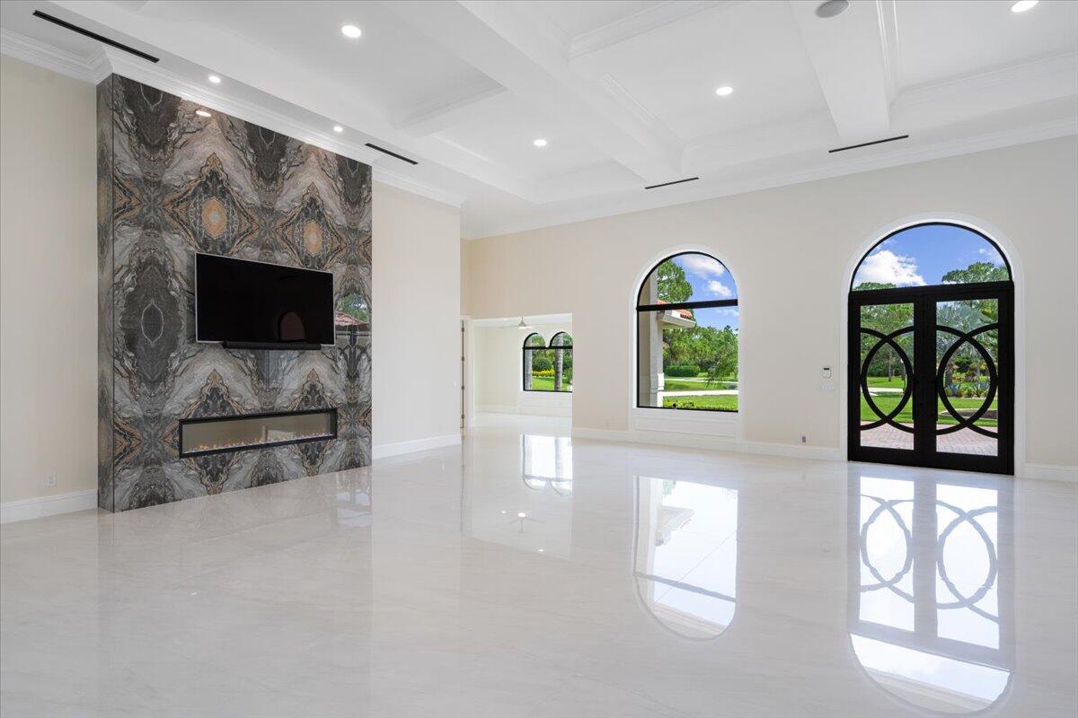 7916 Saddlebrook Drive