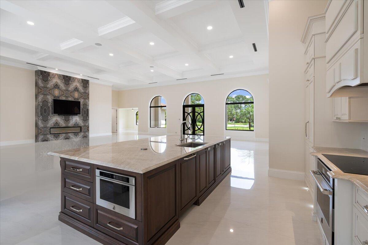 7916 Saddlebrook Drive