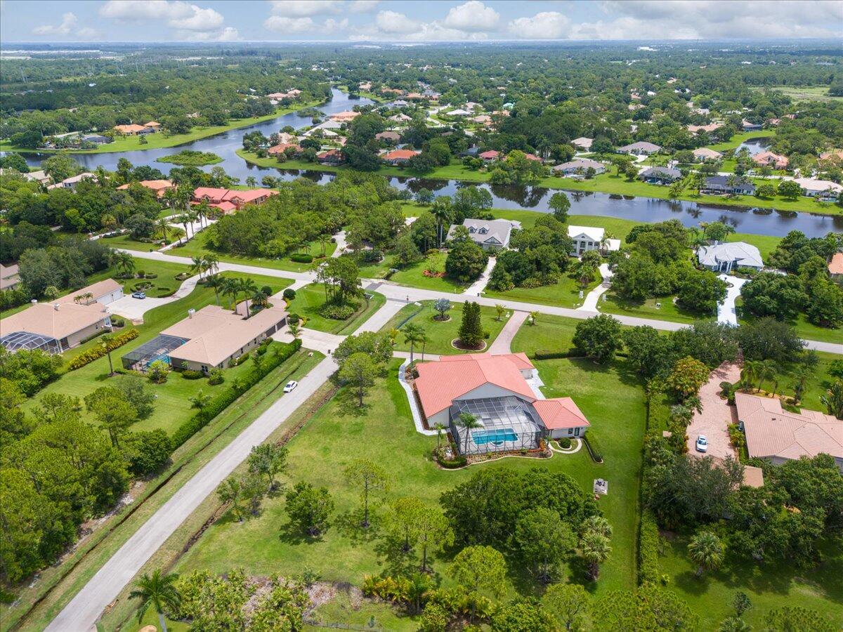 7916 Saddlebrook Drive
