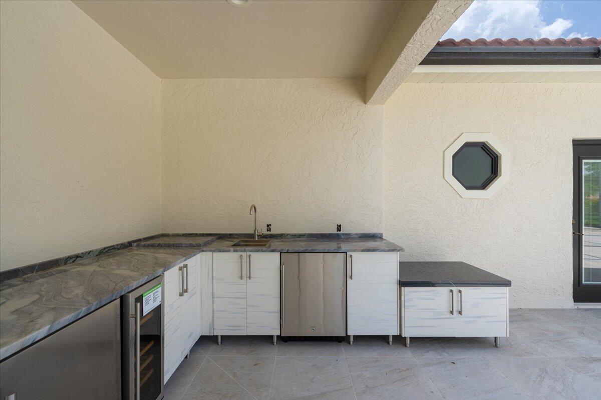 7916 Saddlebrook Drive