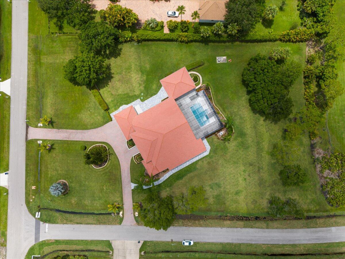 7916 Saddlebrook Drive