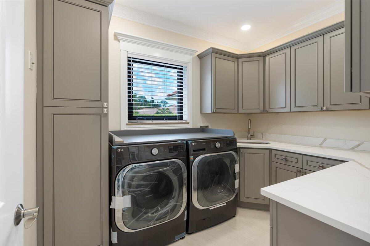 7916 Saddlebrook Drive