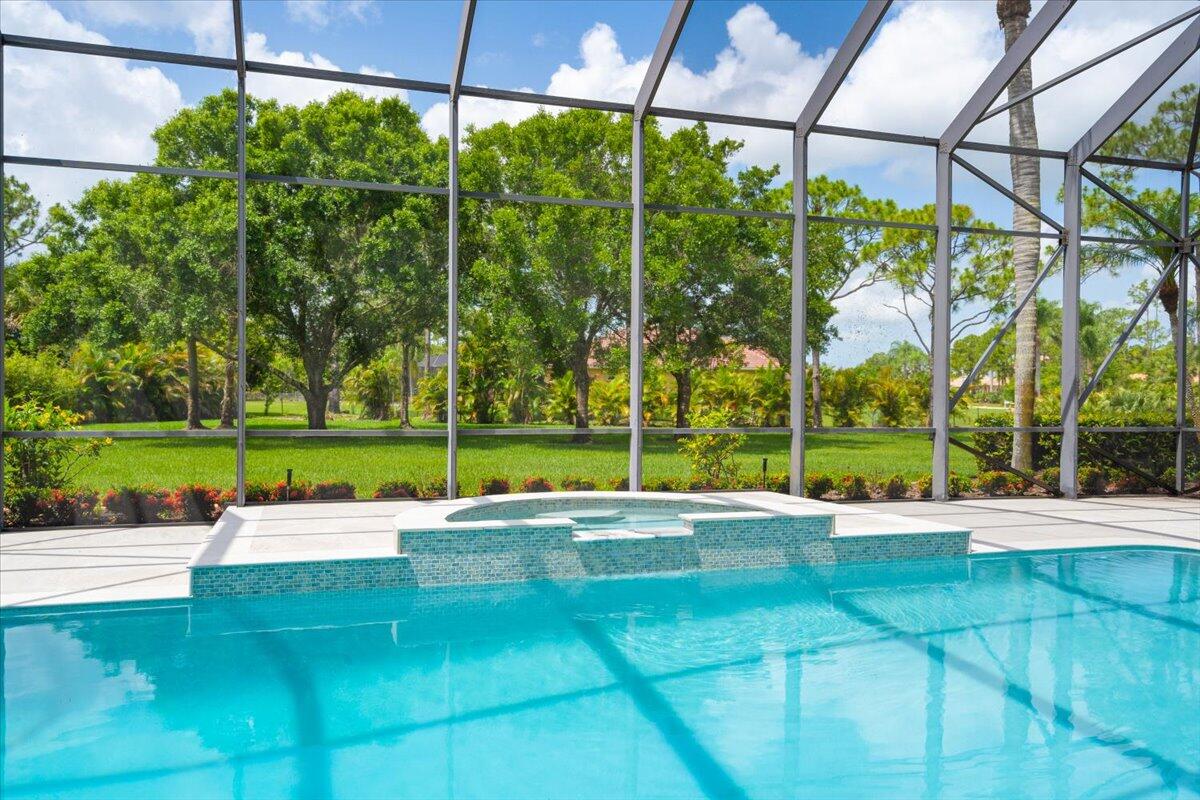 7916 Saddlebrook Drive