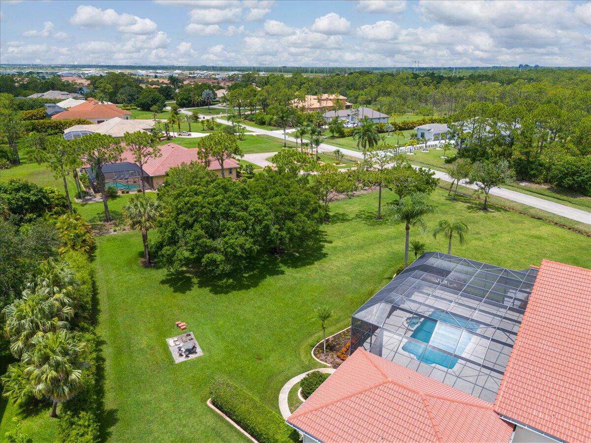 7916 Saddlebrook Drive