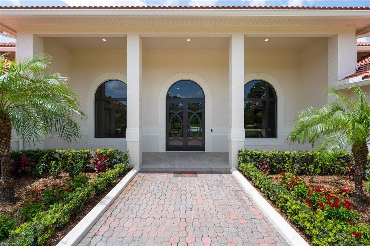 7916 Saddlebrook Drive