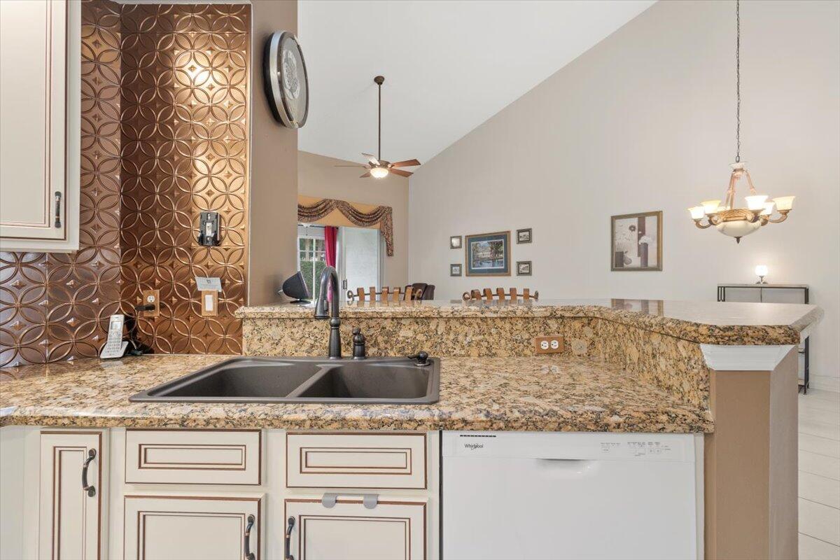 1634 SW Harbour Isles Circle 89