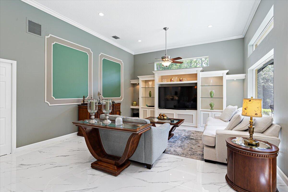 11000 Pine Creek Lane