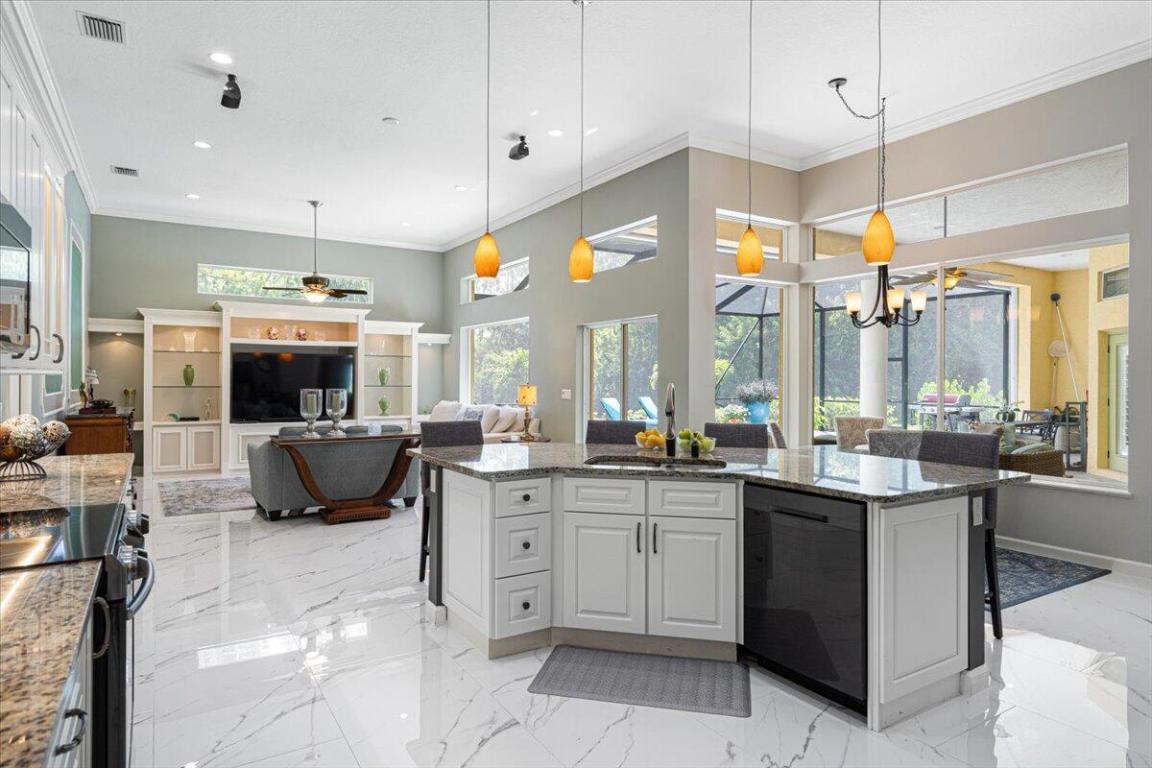 11000 Pine Creek Lane