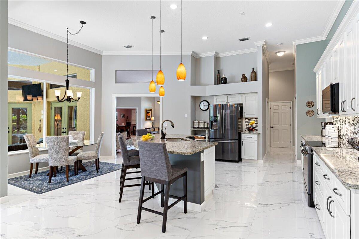 11000 Pine Creek Lane