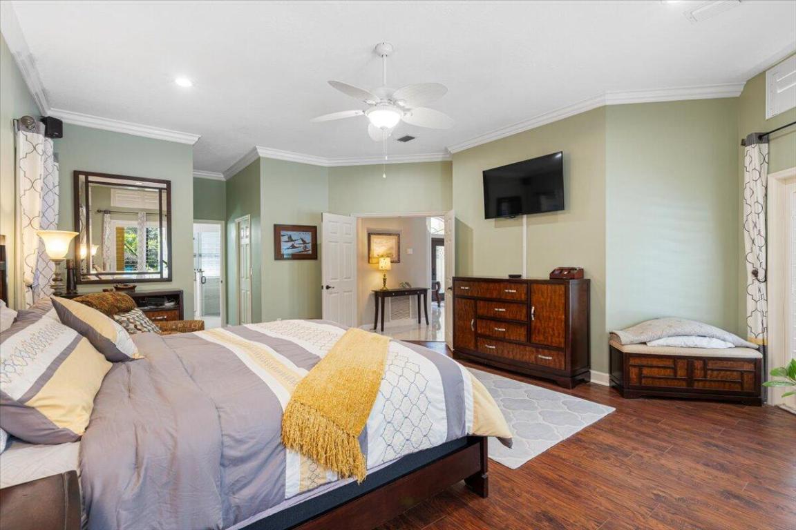 11000 Pine Creek Lane