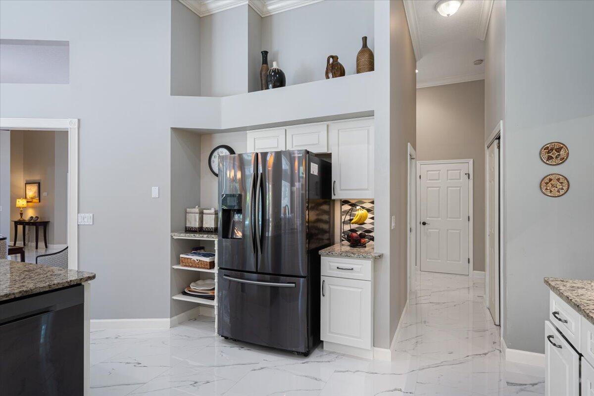 11000 Pine Creek Lane