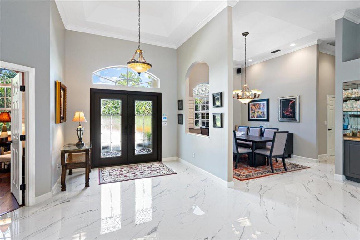 11000 Pine Creek Lane