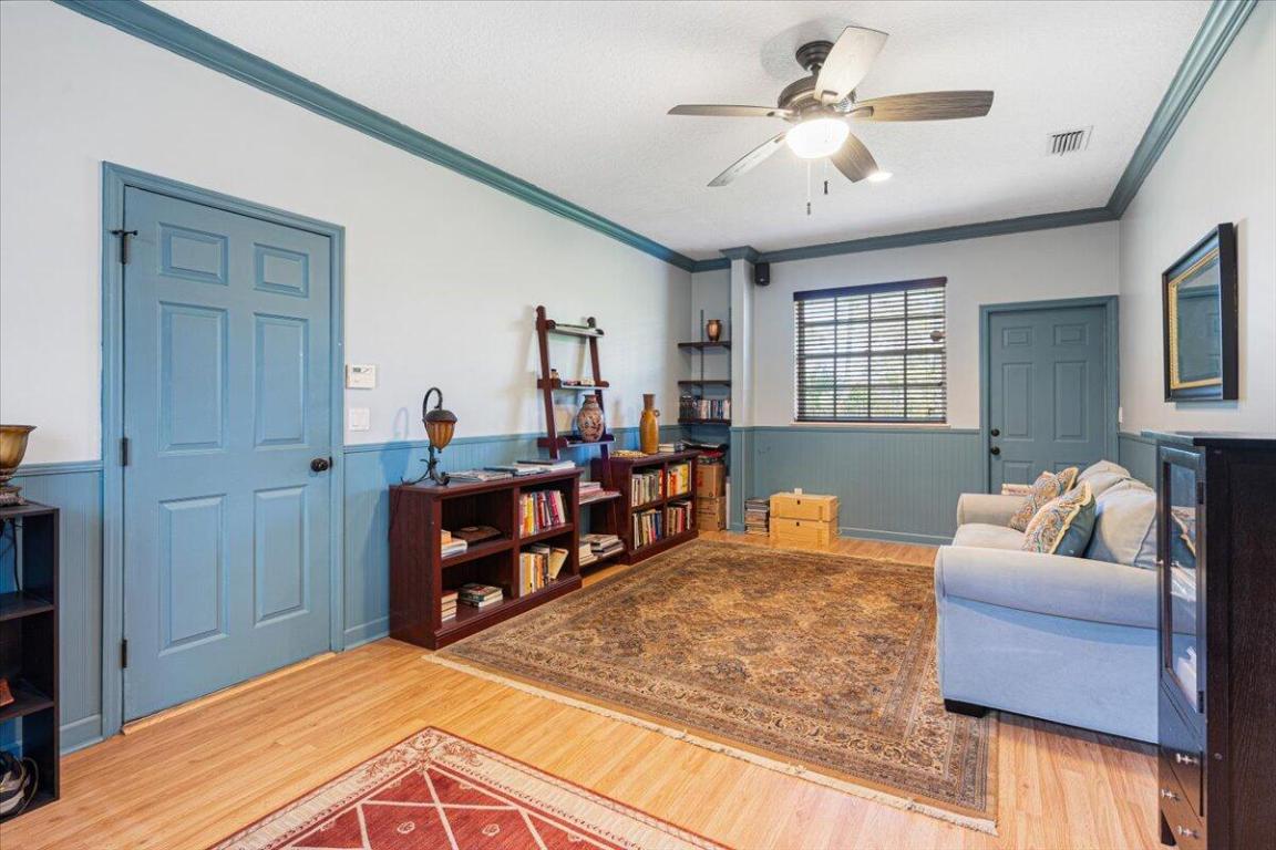 11000 Pine Creek Lane